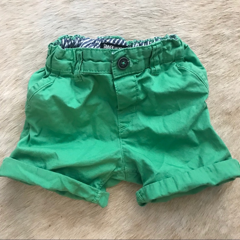 H&M green chino shorts